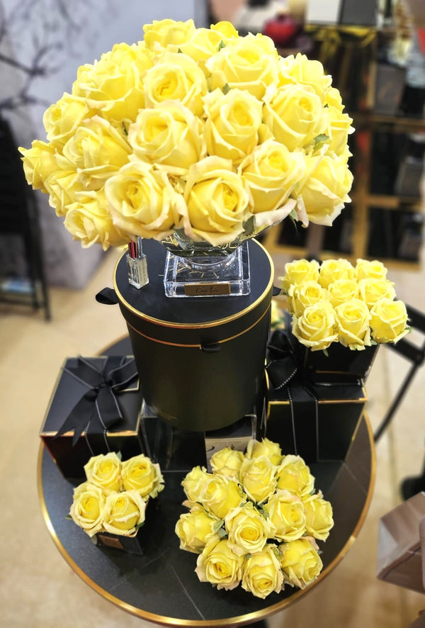 Couture Perfumed Natural Touch 4 Roses - Square Black Vase Gold & Yellow