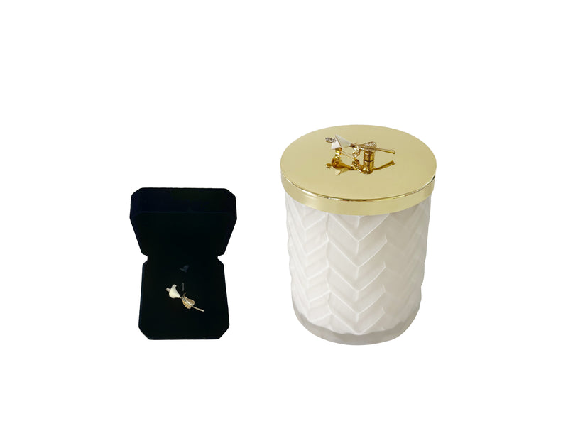 Cote Noire Herringbone Candle with Scarf - White & Gold - Lily Brooch - Lily Flower - HCG06