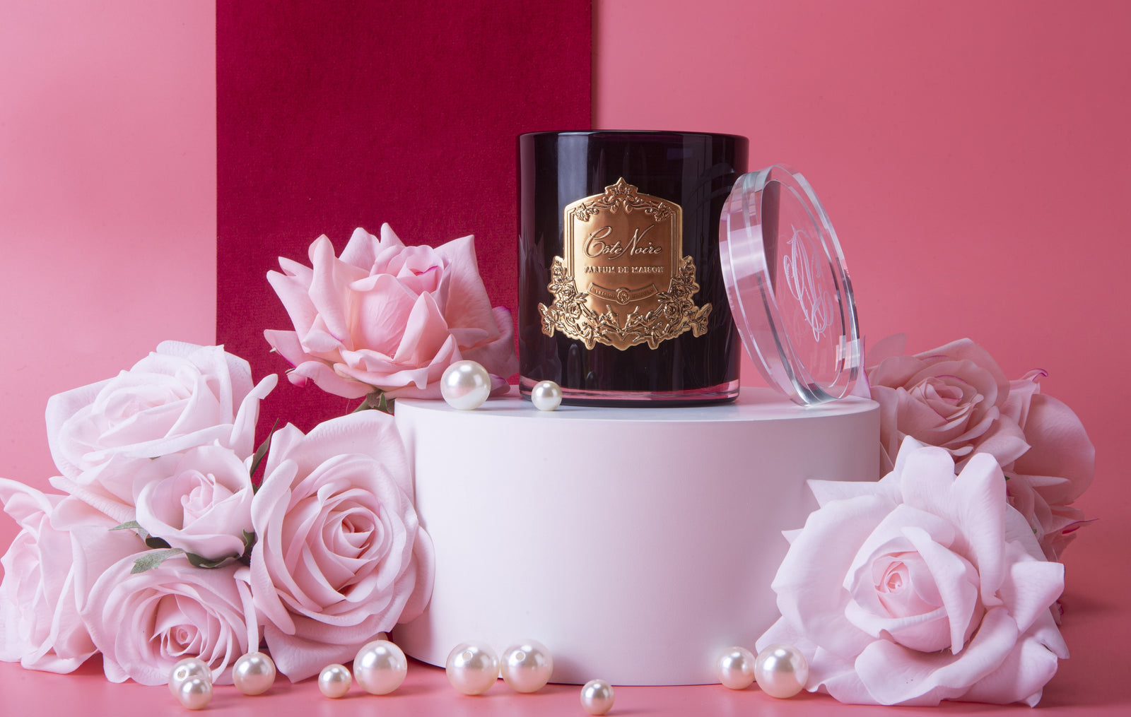 Cote Noire Candles - Dark Vessel with Gold Badge - Rose Petal