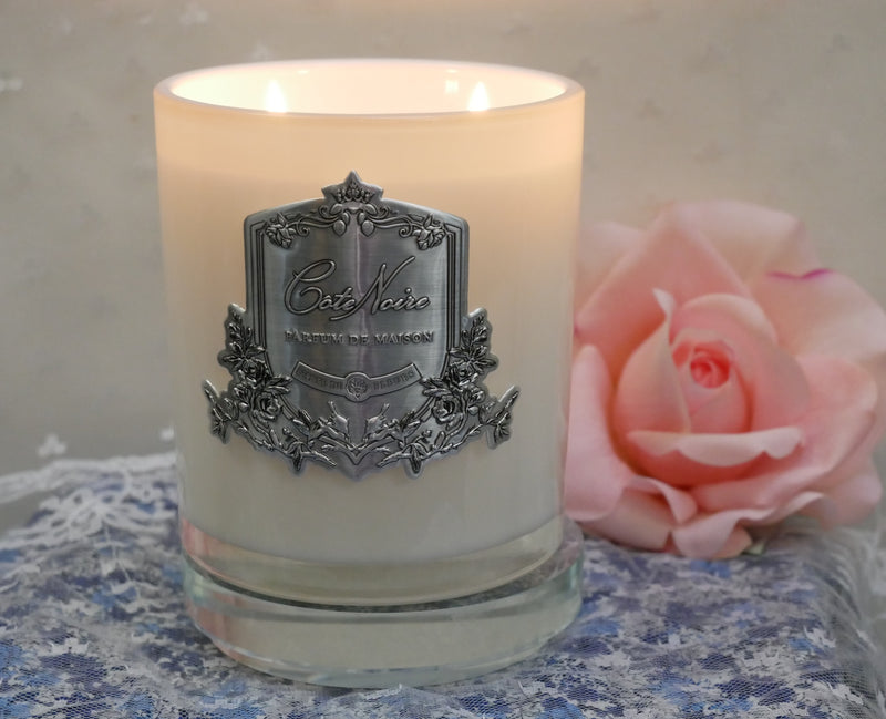 Cote Noire Candles - White Vessel with Silver Badge - Lily Flower